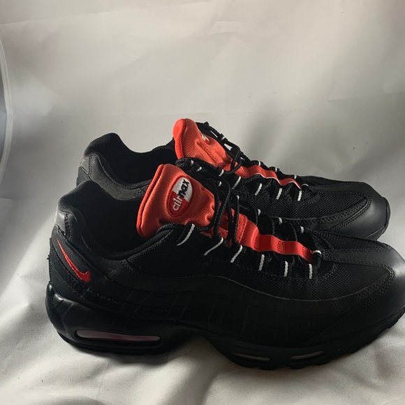 Nike Air Max 95 - Black & Red - Picture 3 of 7